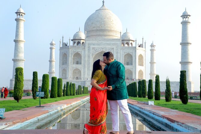 Taj Mahal Travel Guide for First-Time Visitors