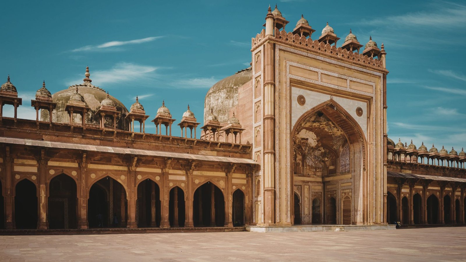 Agra & Fatehpur-Sikri Overnight Tour From Delhi