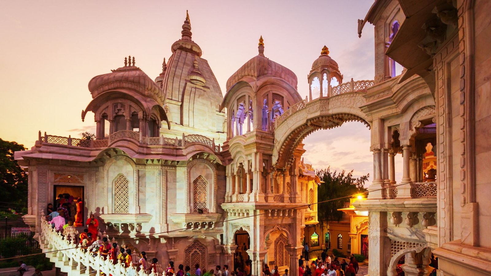 Agra & Mathura-Vrindavan Overnight Tour From Delhi